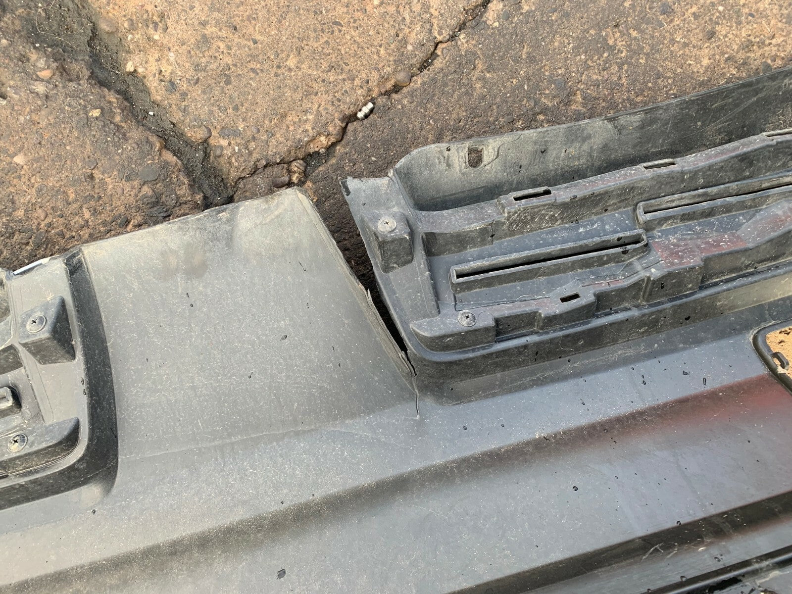 NISSAN QASHQAI J11 FACELIFT 2019 TEKNA REAR BUMPER WHITE DAMAGED SPARES