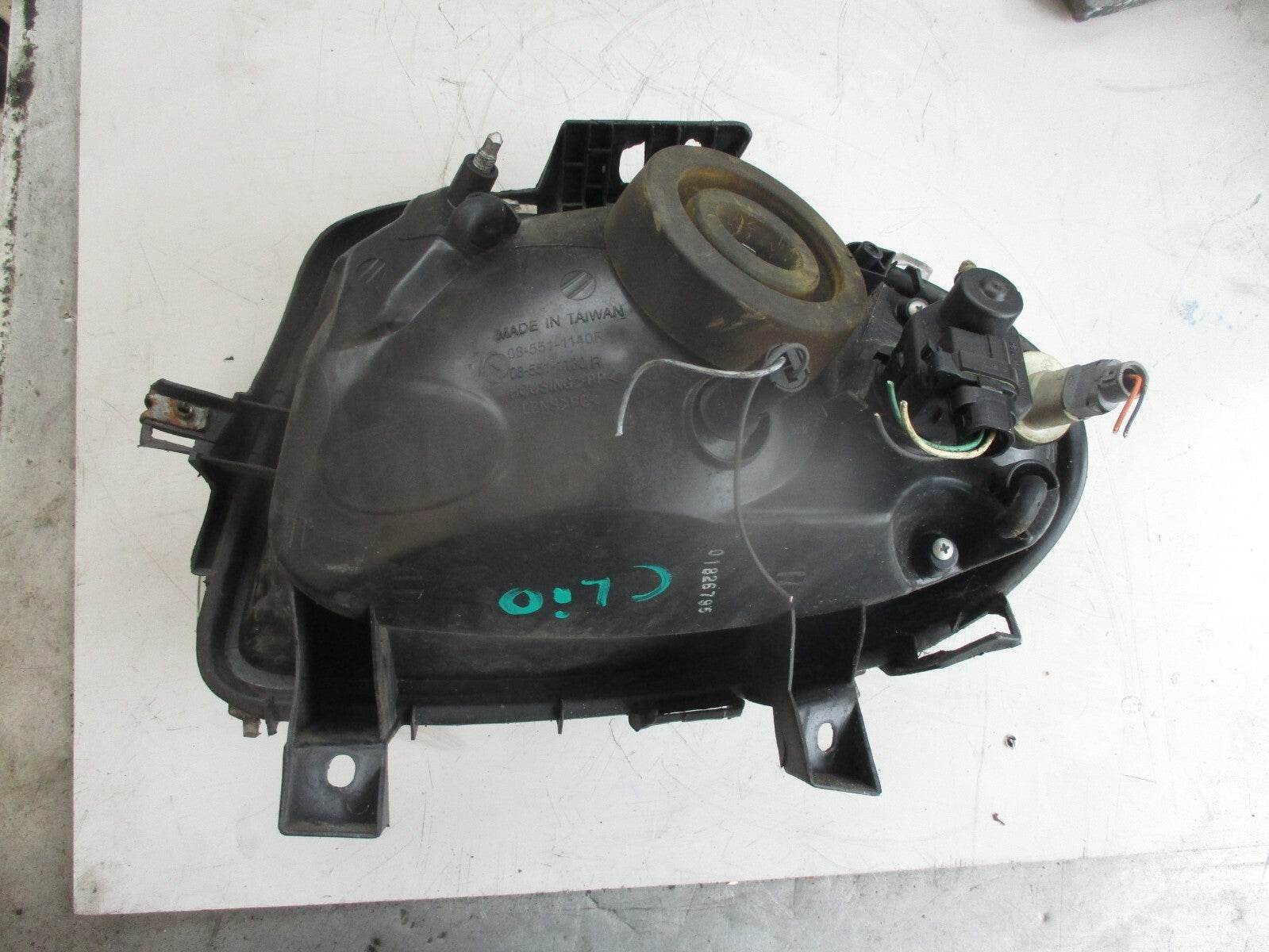 RENAULT CLIO MK2 PRE FACELIFT OS DRIVER RIGHT OFF SIDE HEADLIGHT HEADLAMP