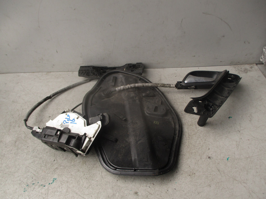 2016 VOLKSWAGEN POLO NSF PASSENGER FRONT DOOR LOCK & HANDLE 5K2837015D 5N0839885