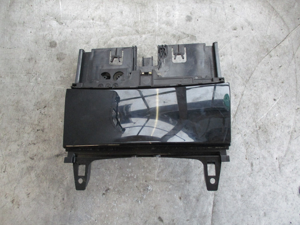 MERCEDES C CLASS W204 CENTRE CONSOLE ASH TRAY BLACK TRIM