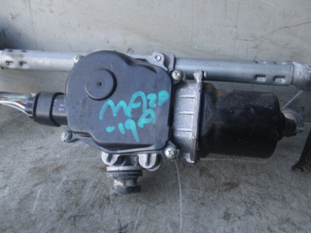 2019 MAJDA 2 FRONT WINDSCREEN WIPER MOTOR & LINKAGE D0916737X