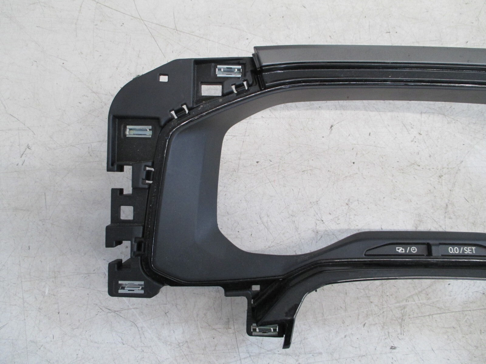 2019 VOLKSWAGEN POLO DASHBOARD SPEEDO SURROUND TRIM WITH AIR VENT 2G2819704