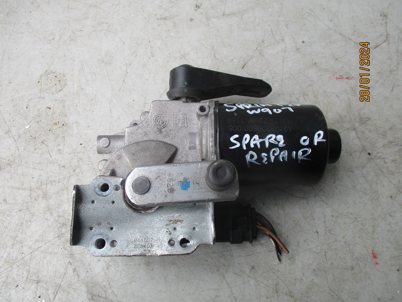 MERCEDES BENZ SPRINTER W907 2023 FRONT WIND SCREEN WIPER MOTOR W000087789