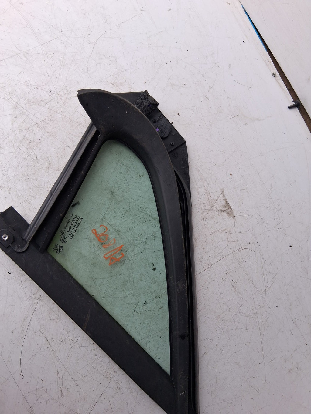 PEUGEOT 208 2017 OS OFF RIGHT DRIVER SIDE QUATER GLASS WINDOW 43R007951