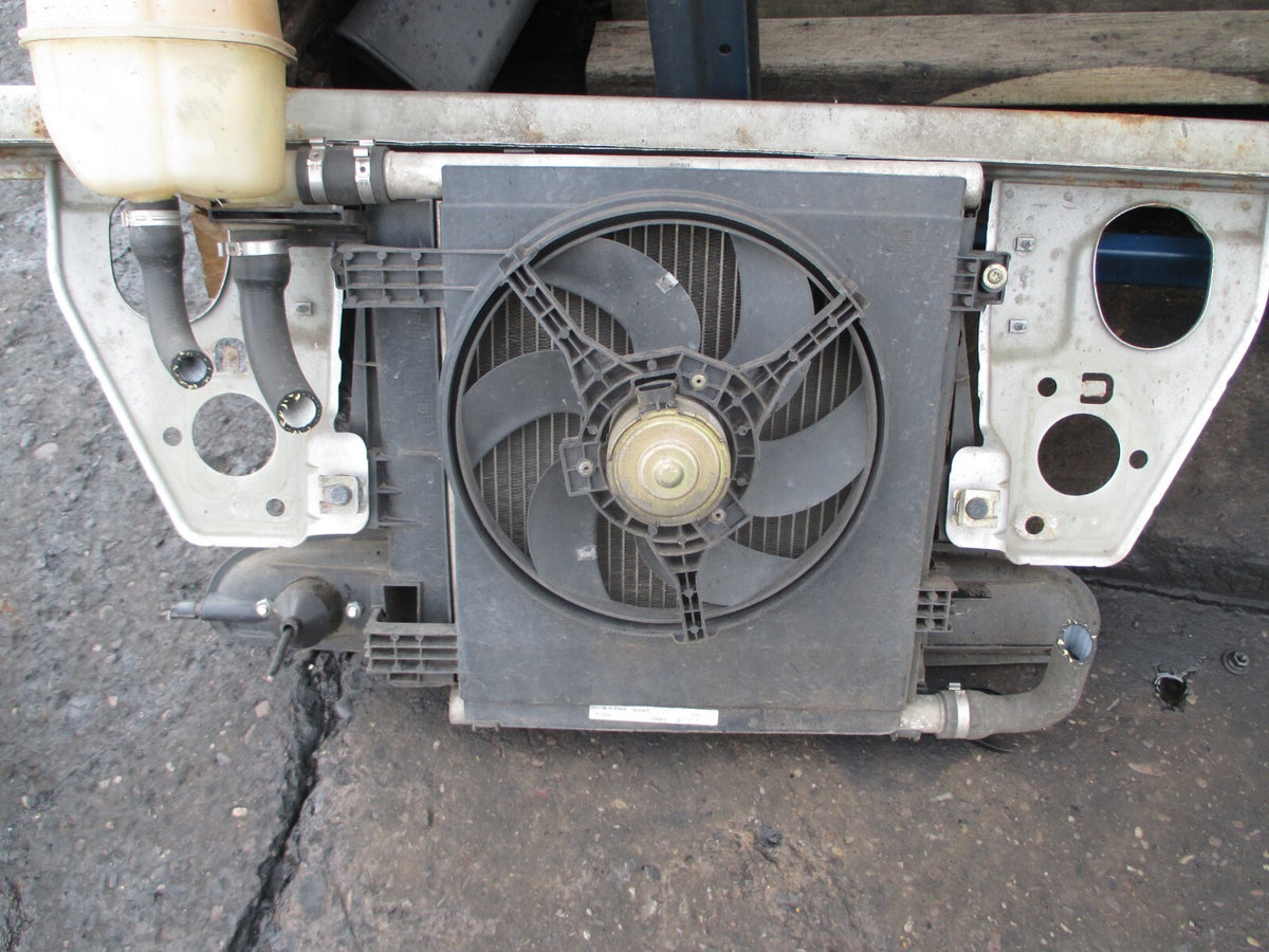 SMART FORTWO FOR TWO 2005 0.7 PETROL WATER COOLANT RADIATOR 0013815V003