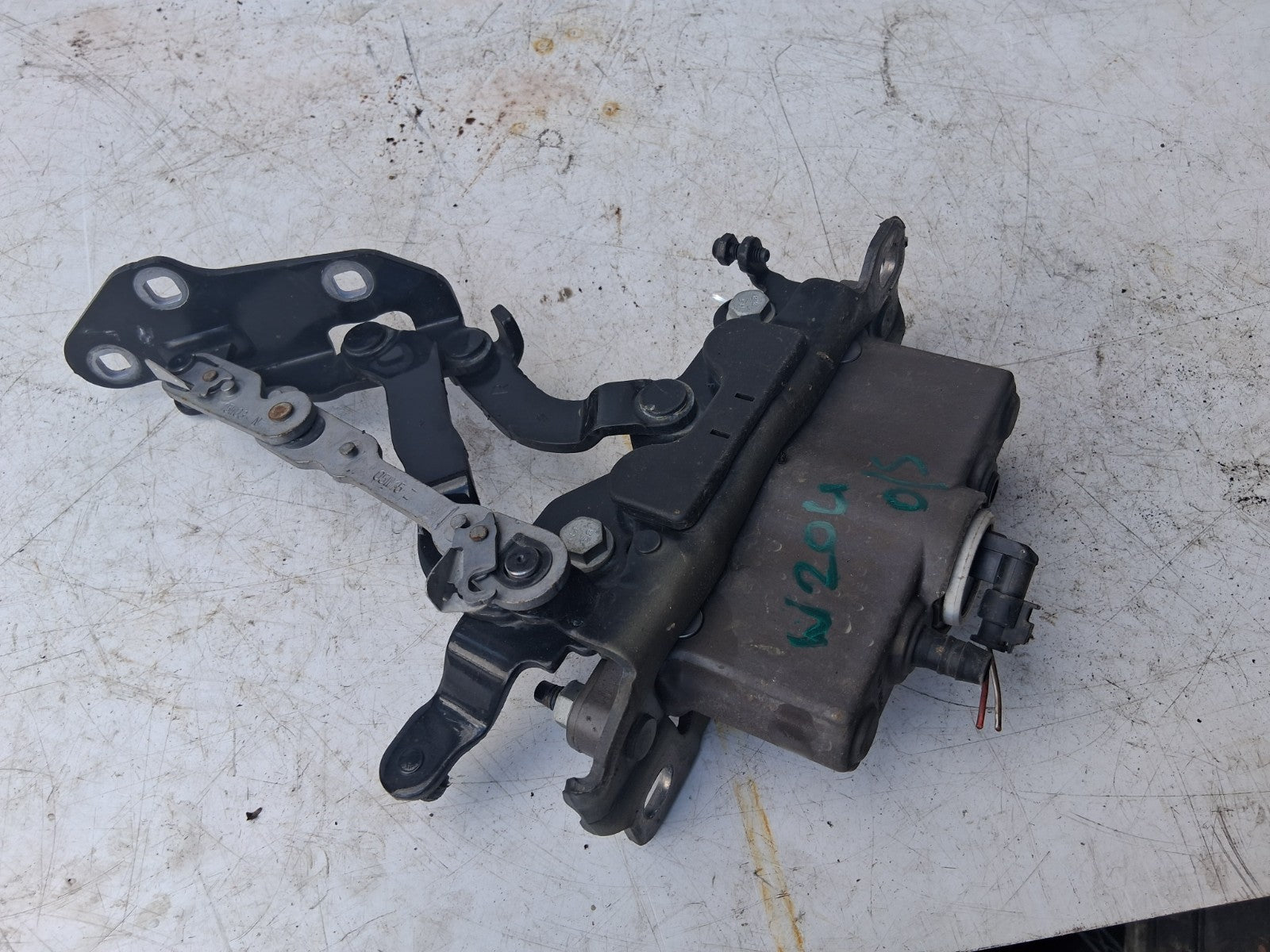2015 MERCEDES BENZ C CLASS W204 NS PASSENGER SIDE BONNET ACTUATOR A2129066201