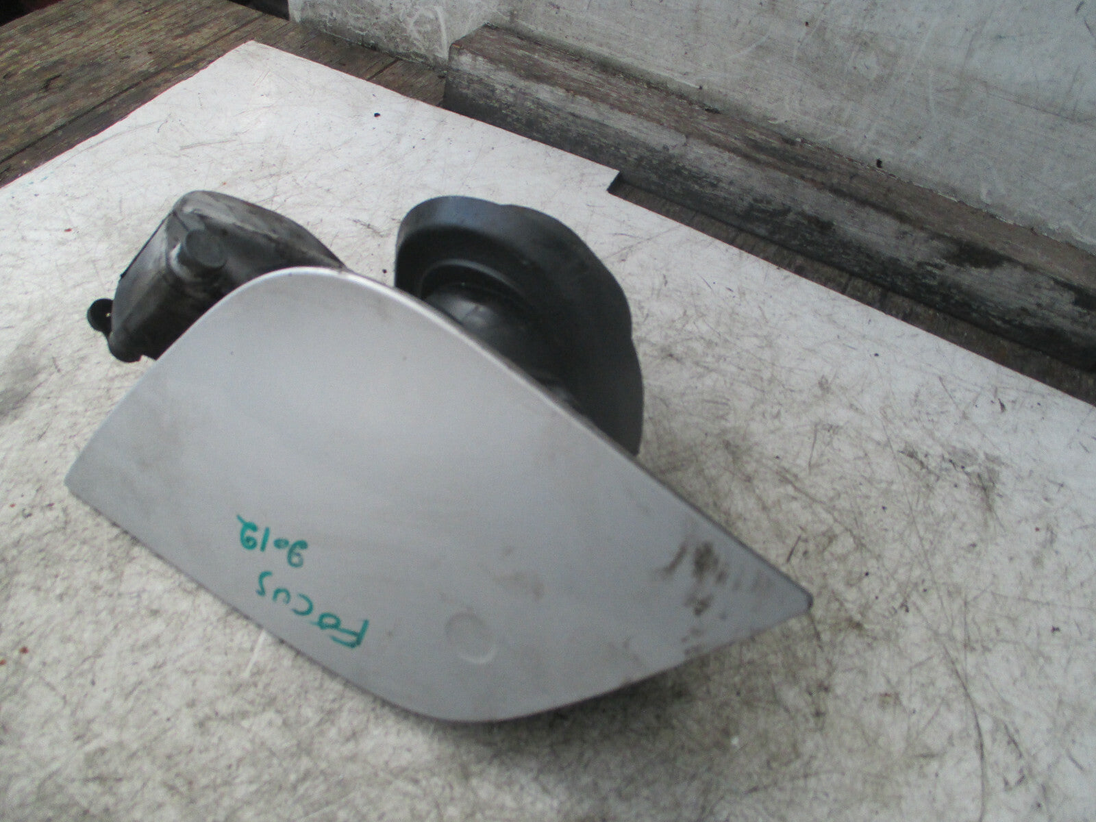 FORD FOCUS MK3 2012 FUEL FILLER FLAP BM51A27936