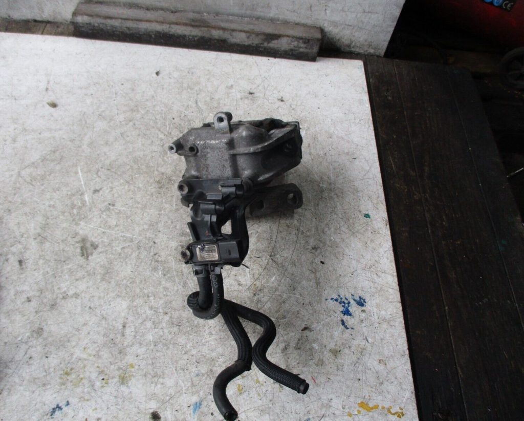 VW VOLKSWAGEN PASSAT 2013 ENGINE MOUNT 1K0131552N