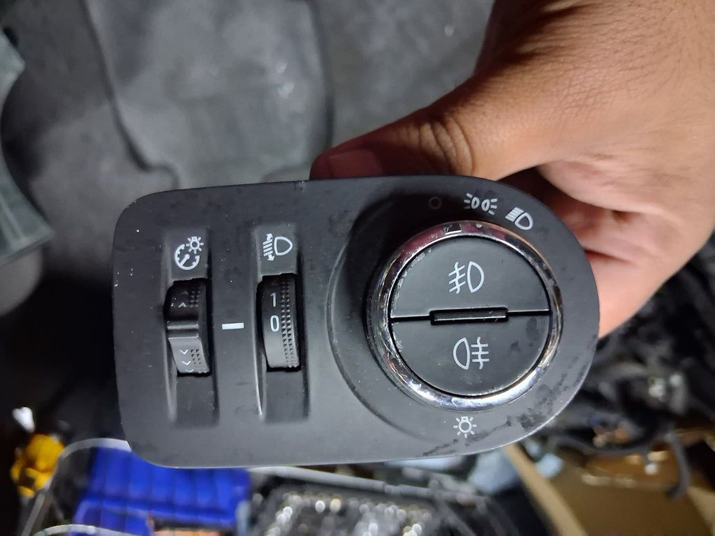 2018 VAUXHALL ZAFIRA C HEADLIGHT ADJUSTER CONTROL SWITCH 39049505
