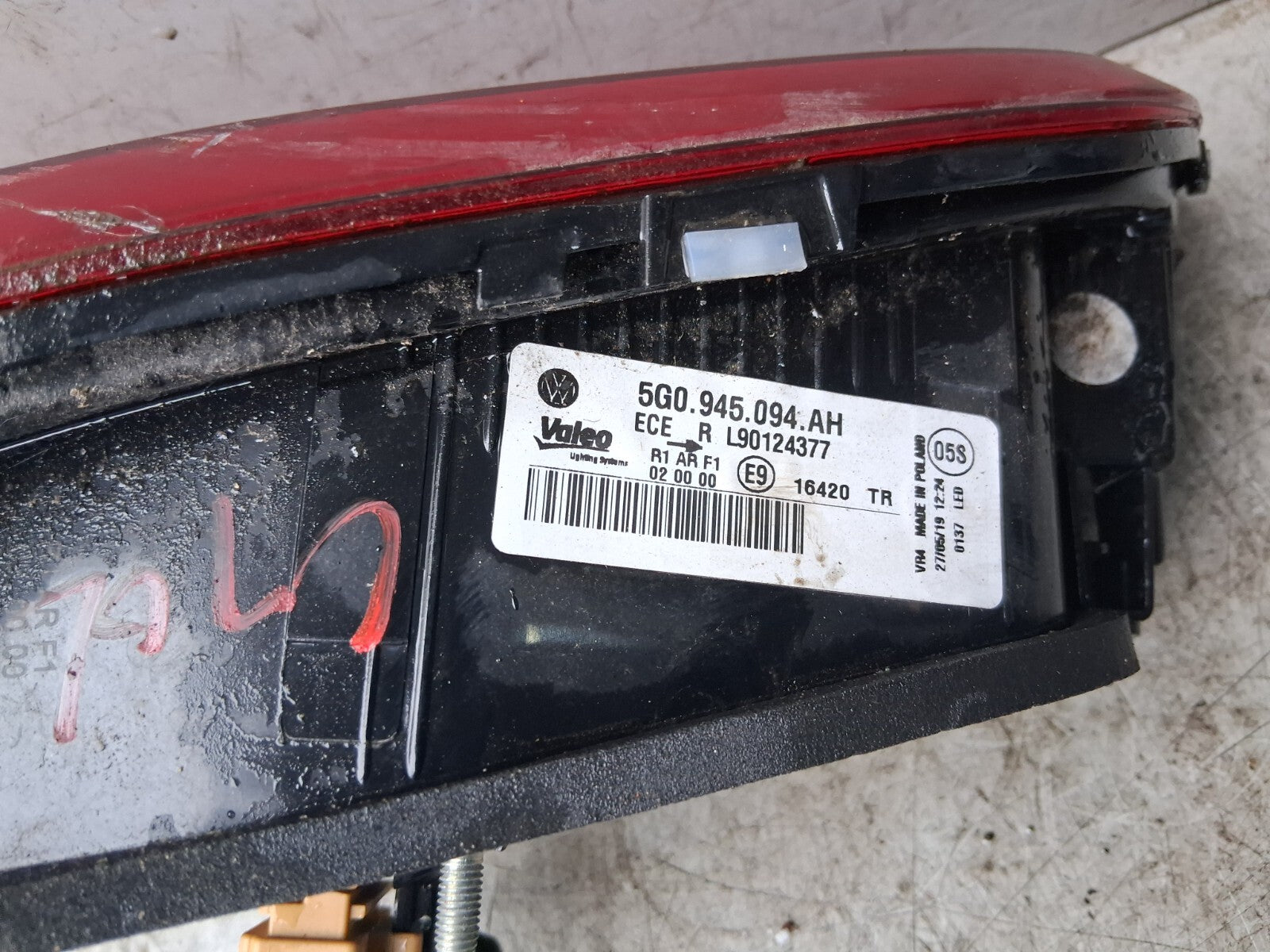 2013 VOLKSWAGEN GOLF MK7 OSR DRIVER SIDE REAR RIGHT INNER TAIL LIGHT 5G0945094
