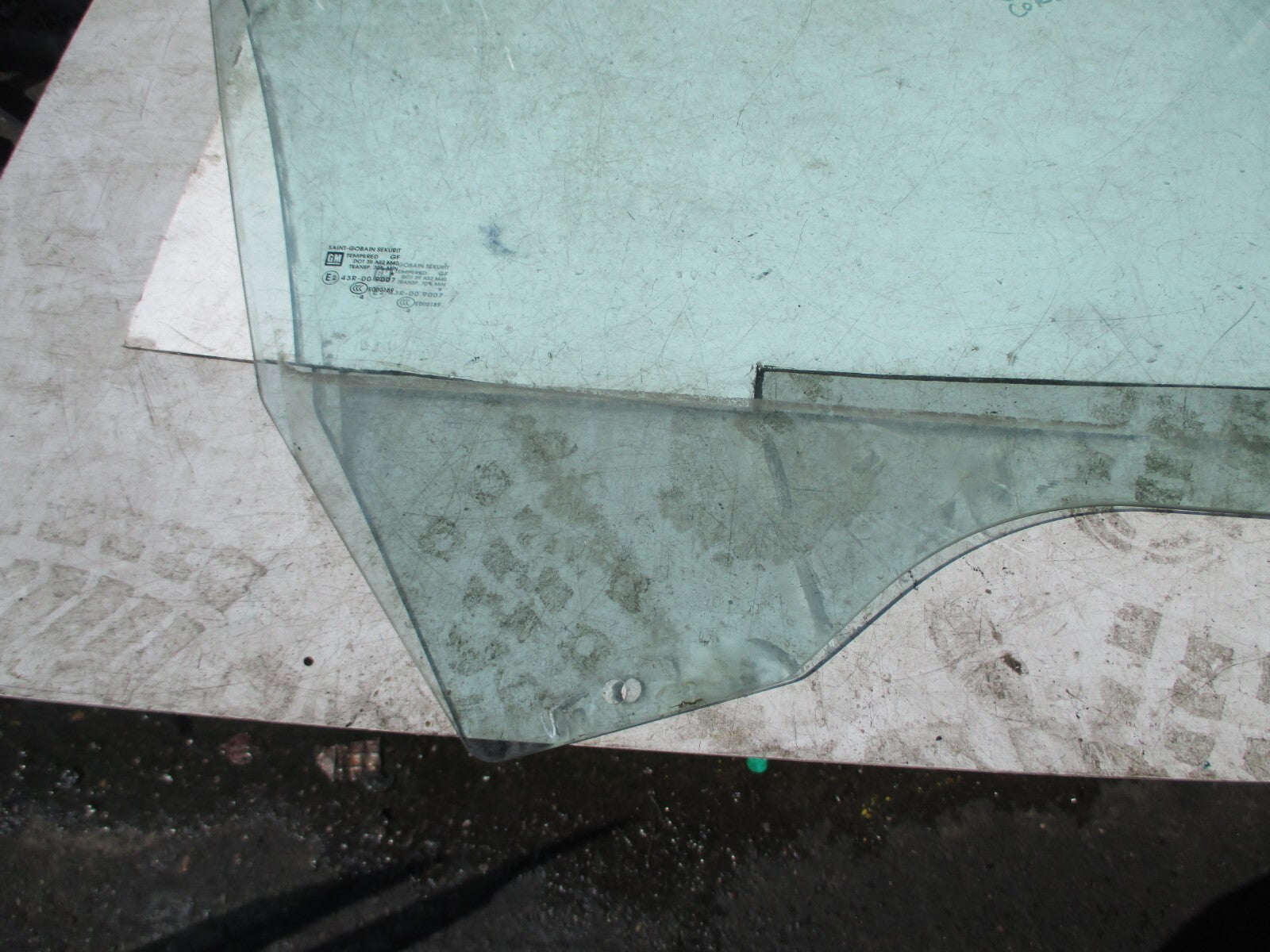 VAUXHALL CORSA D 2012 3 DOOR OS DRIVER SIDE FRONT WINDOW GLASS PANE 43R-009007