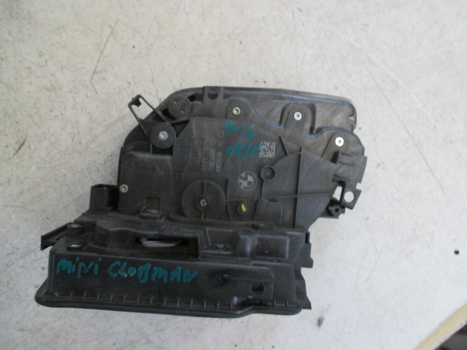 MINI CLUBMAN 2016 MK2 F54 OSF FRONT DRIVER SIDE DOOR LOCK MECHANISM 7281936