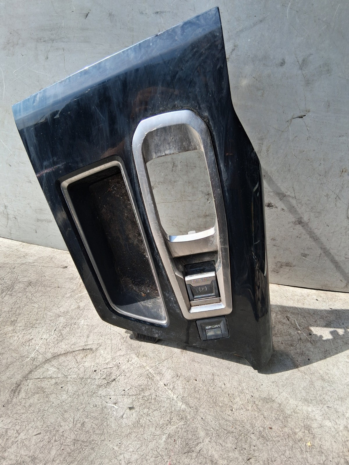 2019 PEUGEOT 5008 MK2 GEAR SELECTOR TRIM WITH PARKING BUTTON SWITCH 9810343177