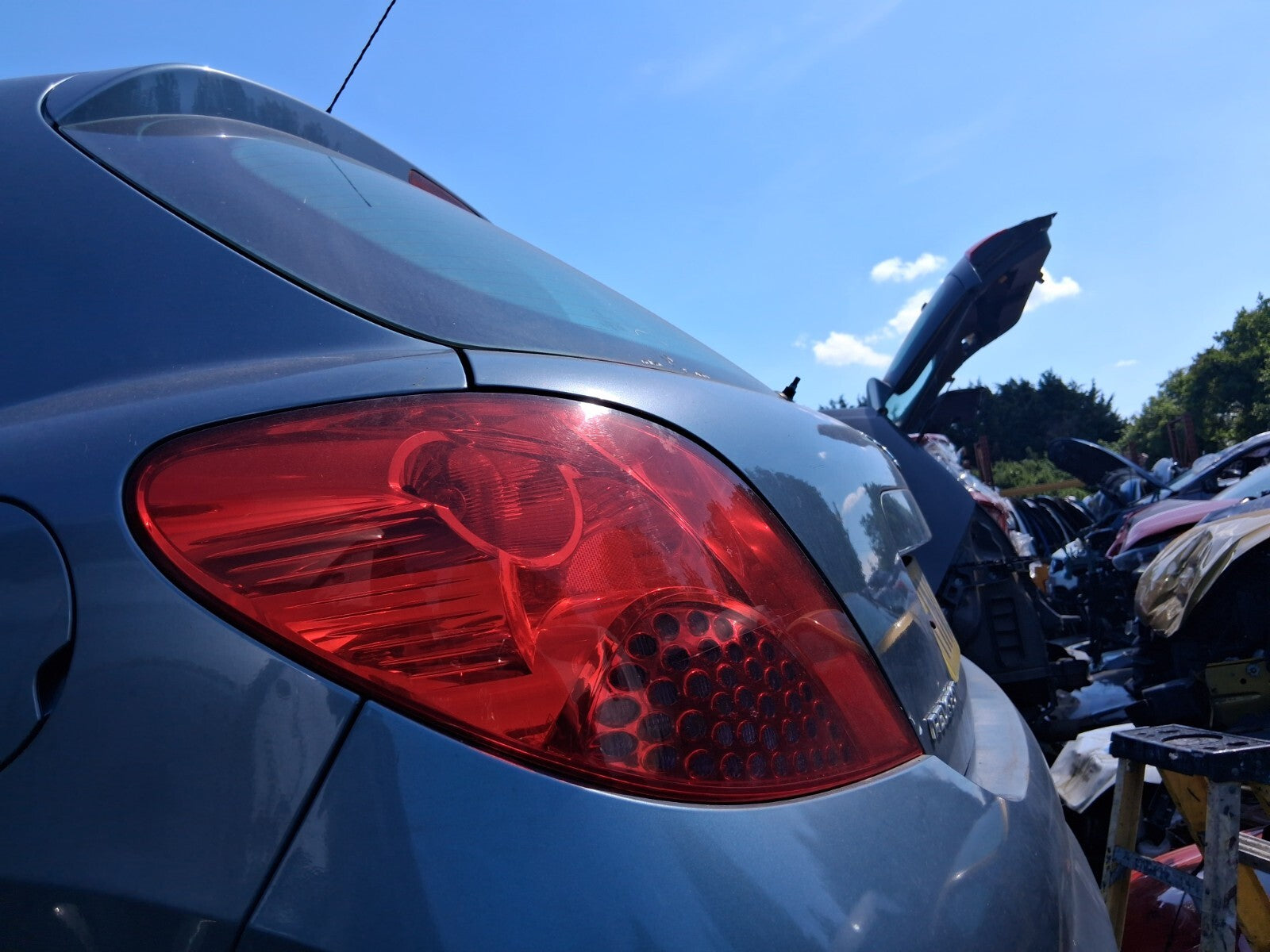 2009 PEUGEOT 207 PRE FACELIFT NSR REAR PASSENGER SIDE LEFT TAIL LIGHT