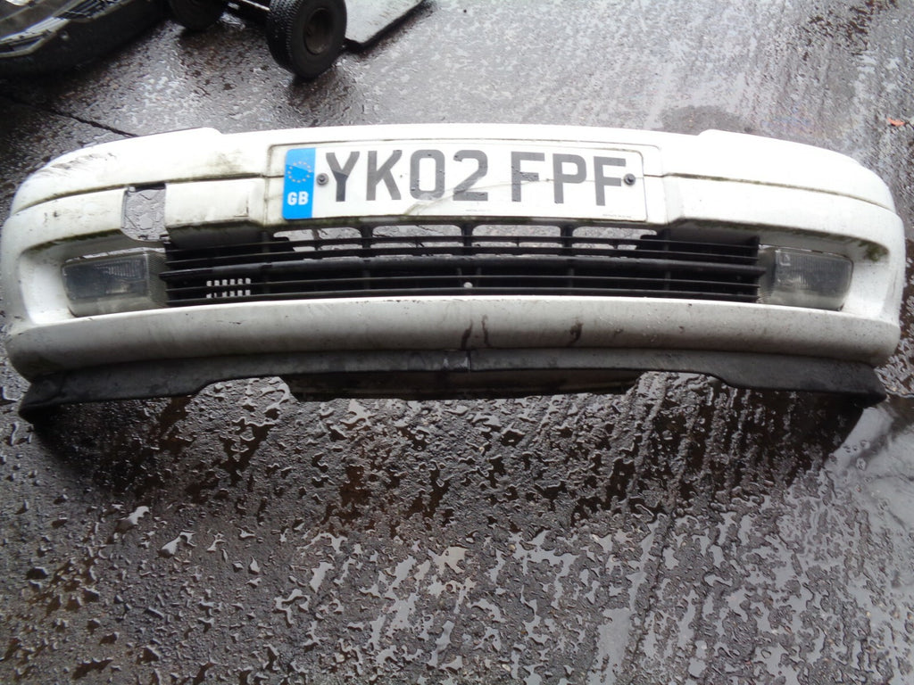 VAUXHALL ASTRA MK4 2002 FRONT BUMPER WITH FOG LAMP IN WHITE