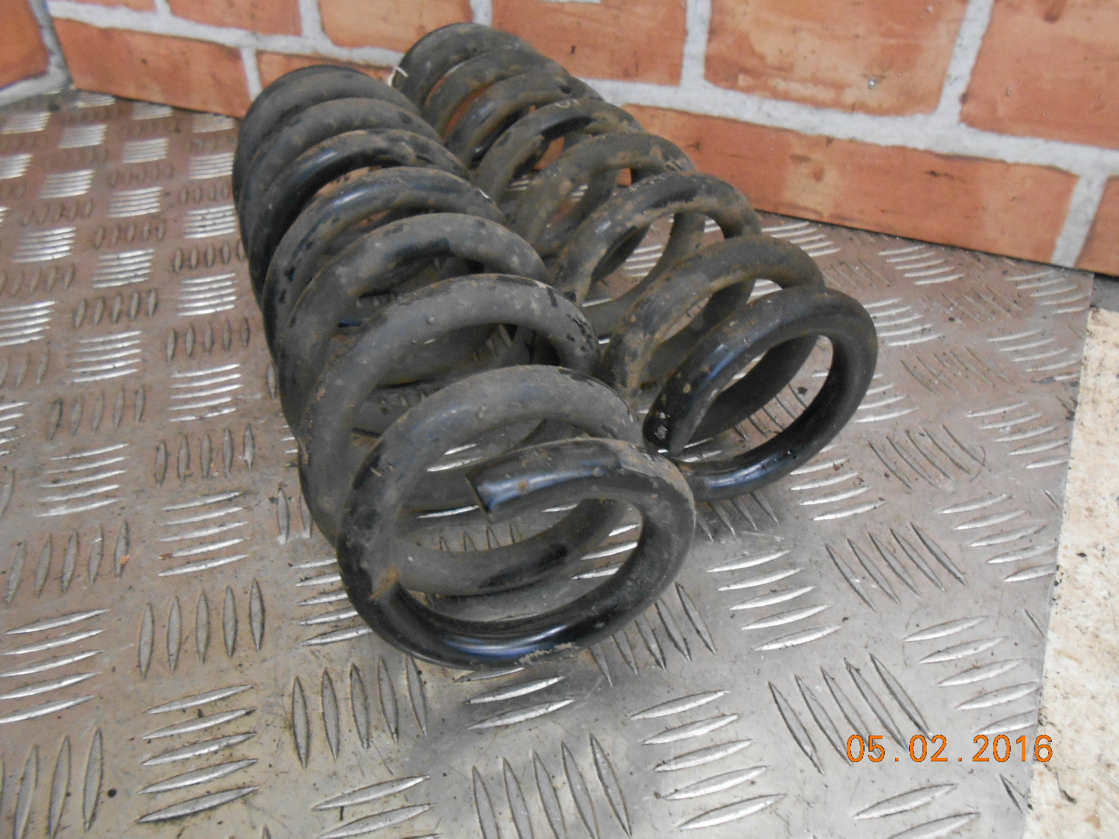BMW 1 SERIES E87 1.6 PETROL 2007 PAIR OF REAR SUSPENSION COIL SPRING SET SPRINGS