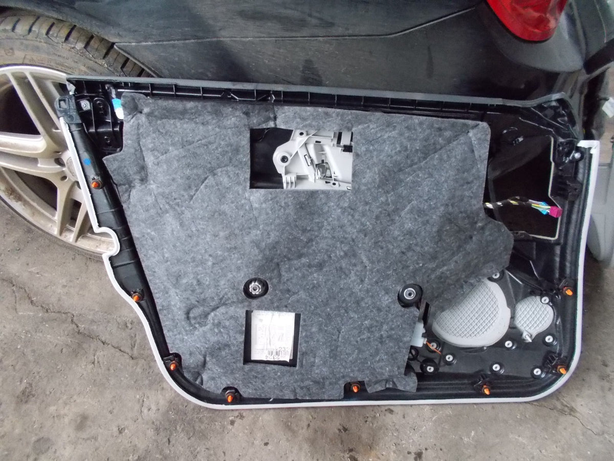 MERCEDES E CLASS W212 2016 OSF DRIVERS SIDE FRONT DOOR CARD WHITE