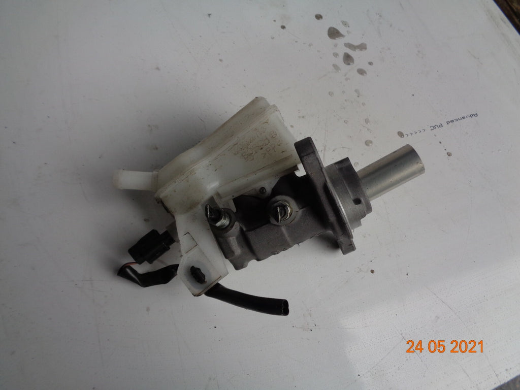 NISSAN X TRAIL MK3 T32 2019 1.7 BRAKE MASTER CYLINDER FLUID RESERVOIR BOTTLE
