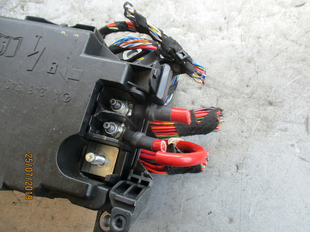MERCEDES A CLASS W176 1.5 DIESEL FUSE BOX A2465400140