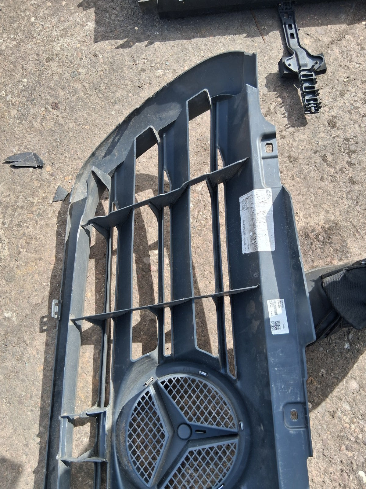 2021 MERCEDES SPRINTER W907 FRONT BUMPER WITH GRILL & BADGE GRILLE A9108852600