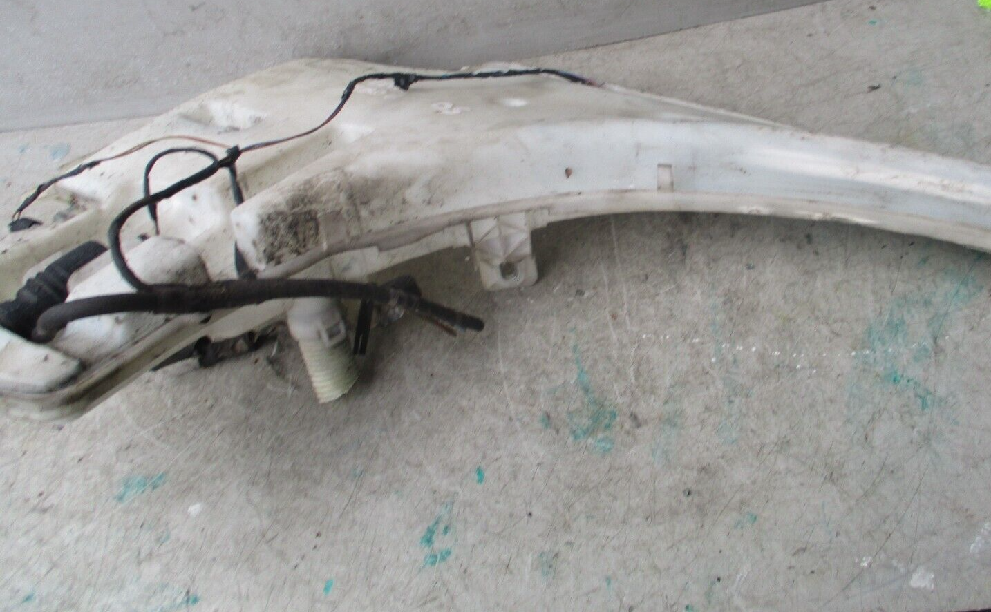 2005 BMW 320D WINDOW SCREEN WASHER BOTTLE AND PUMP WASHER TANK 45R-01