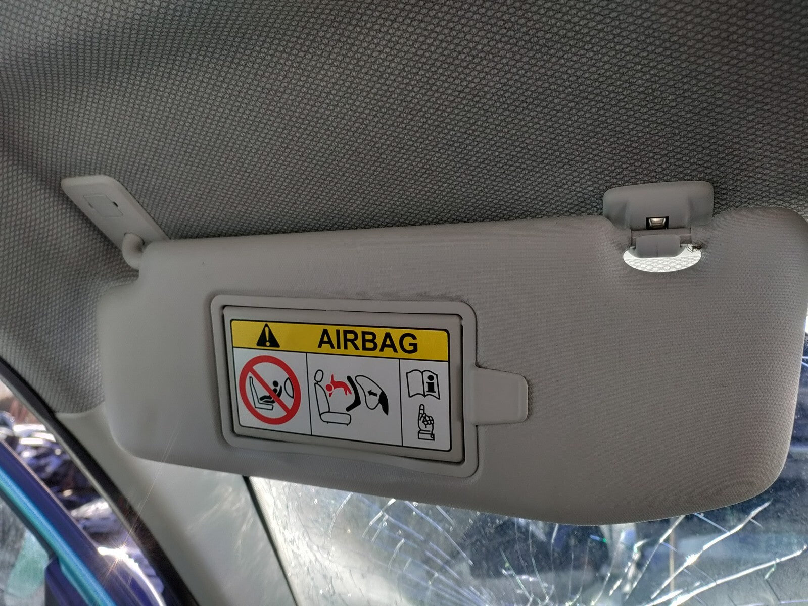 2024 JEEP AVENGER NSF PASSENGER SIDE SUN VISOR