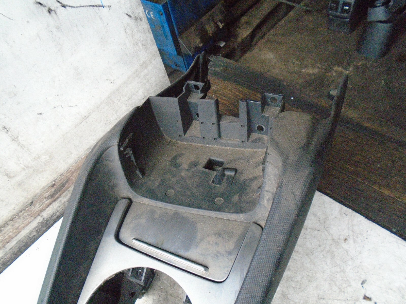 AUDI TT 2012 8J CENTERE CONSOLE COMPARTMENT FRONT PANEL