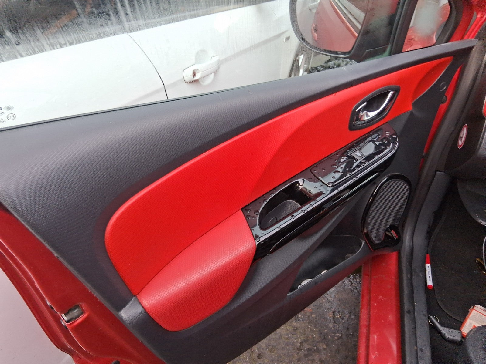 2013 RENAULT CLIO X98 MK4 NSF PASSENGER SIDE FRONT LEFT DOOR CARD PANEL