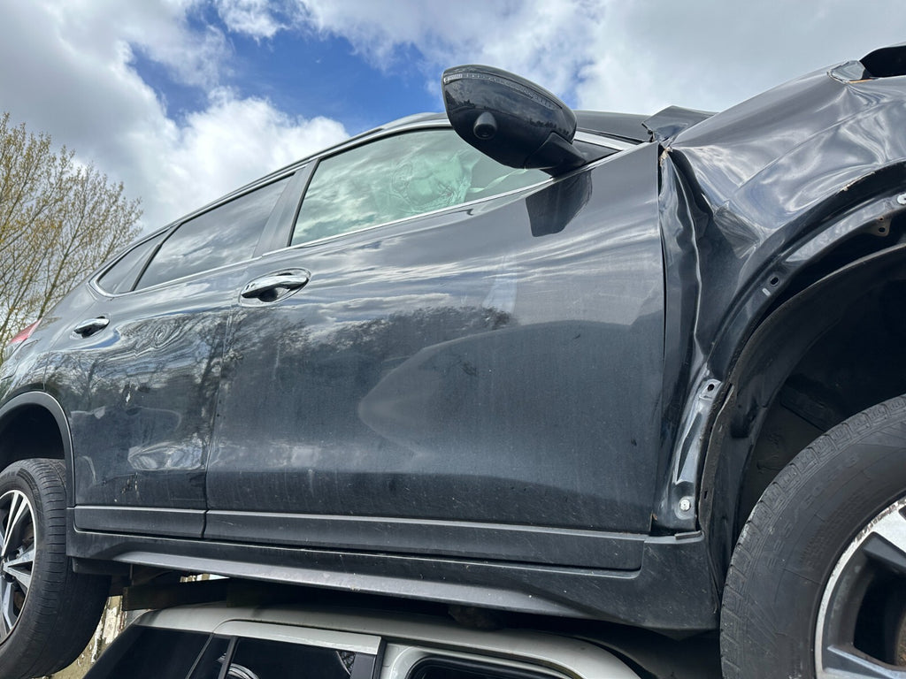 2018 NISSAN X TRAIL T32 OSF DRIVER SIDE FRONT DOOR BARE BLACK
