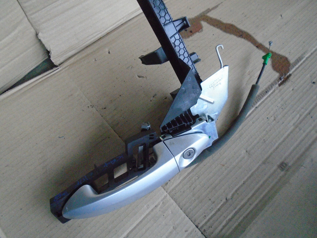 FORD KA + 2018 5 DOOR OSF DRIVER FRONT DOOR EXTERIOR DOOR HANDLE SILVER