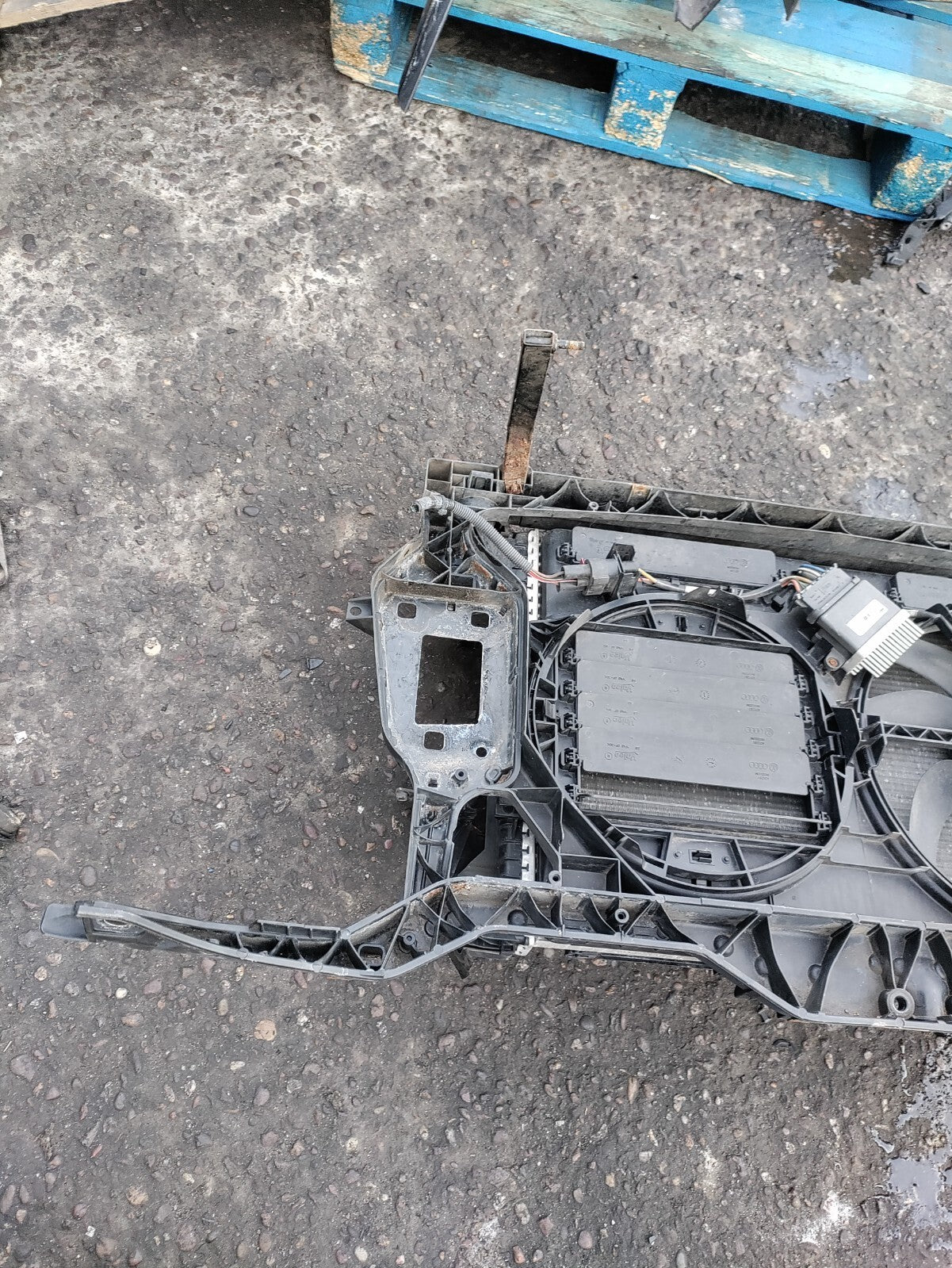2008 AUDI A4 B8 2.0 DIESEL COMPLETE RADIATOR RAD PACK 8K0260401H