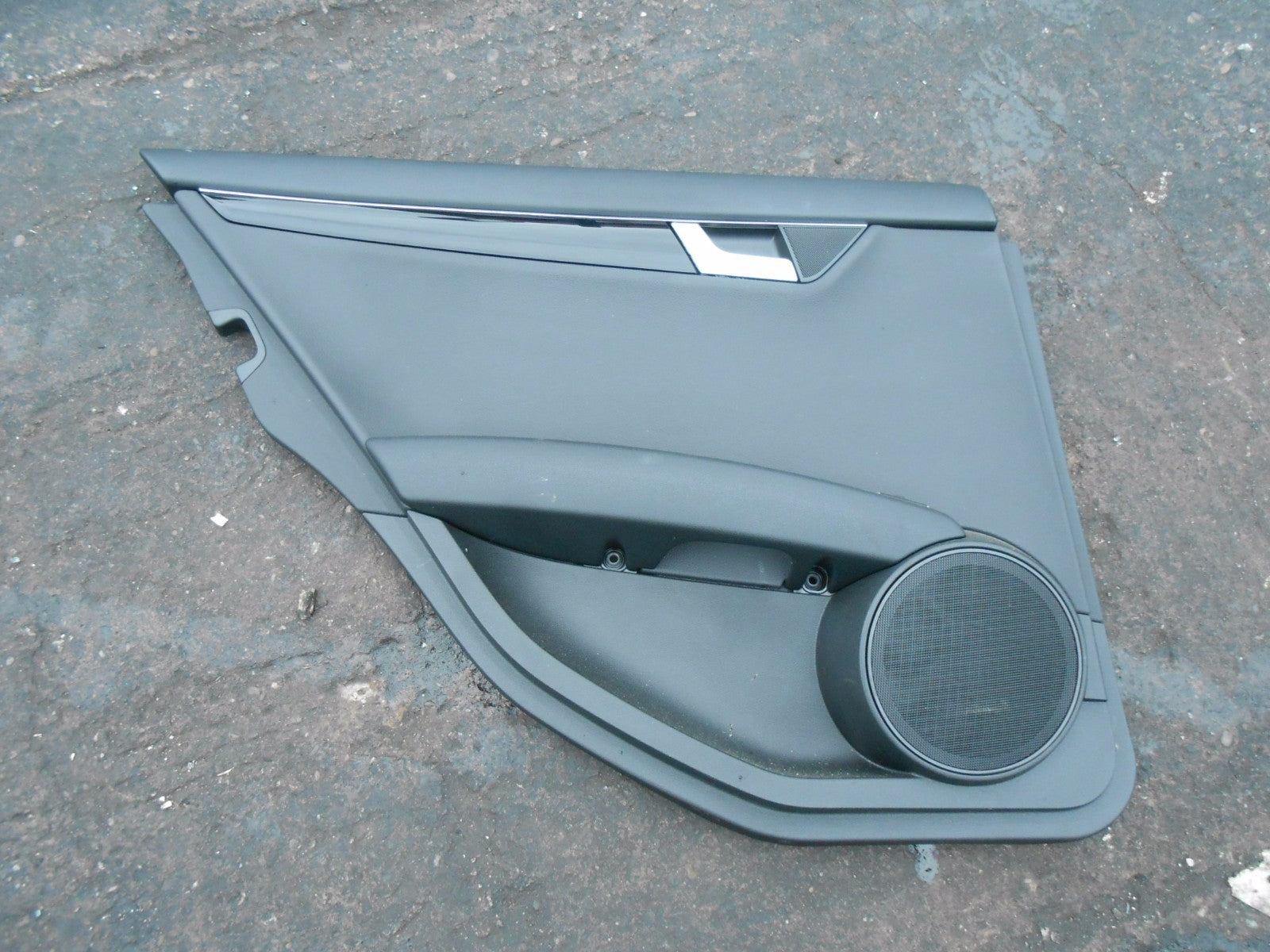 MERCEDES C CLASS S204 2013 NSR PASSENGER SIDE REAR BLACK LEATHER DOOR CARD