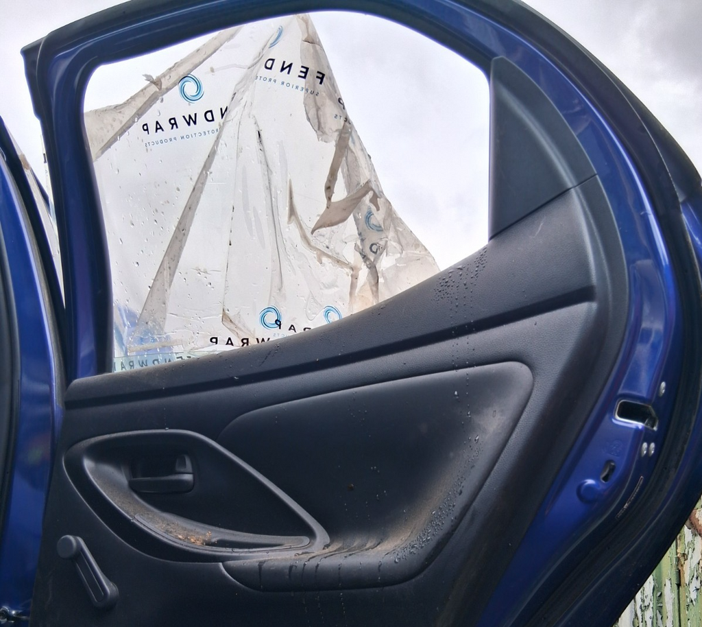 2023 TOYOTA YARIS MK4 OSR DRIVER SIDE REAR RIGHT WINDOW GLASS