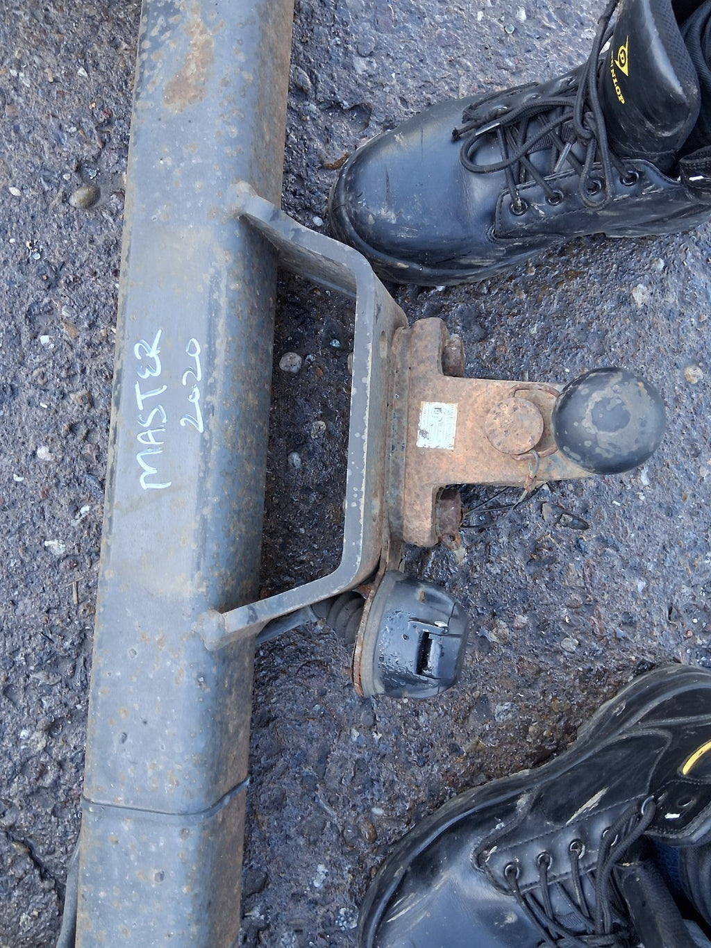 2020 RENAULT MASTER MK3 TOWBAR METAL WITH ELECTRICS
