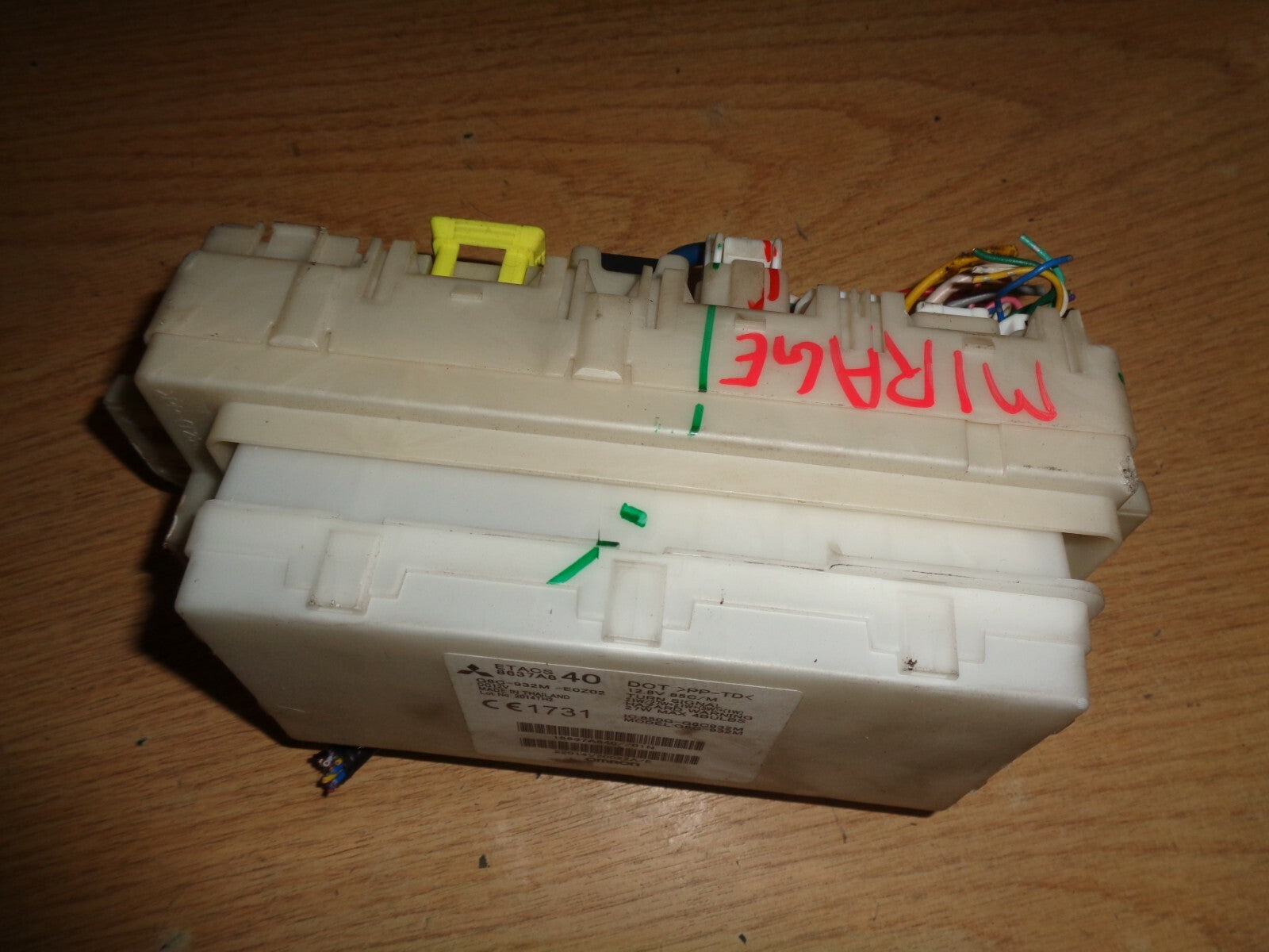 MITSUBISHI MIRAGE 2015 1.2 PETROL FUSE RELAY BOX 8637A998