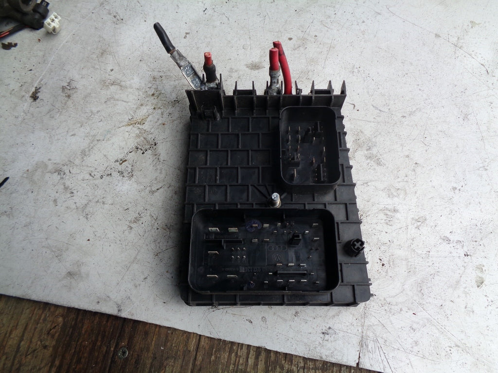 VOLKSWAGEN GOLF MK5 1.9 TDI FUSE RELAY BOX 1K0937124H