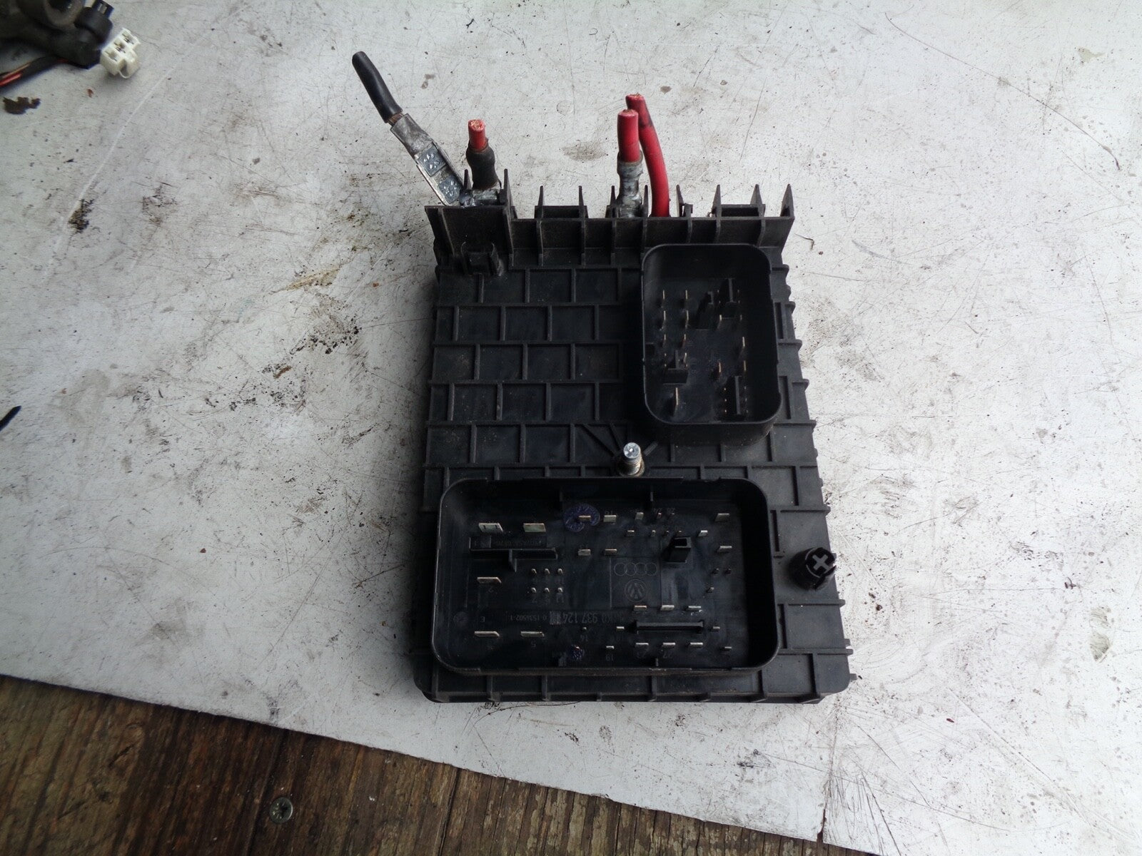 VOLKSWAGEN GOLF MK5 1.9 TDI FUSE RELAY BOX 1K0937124H