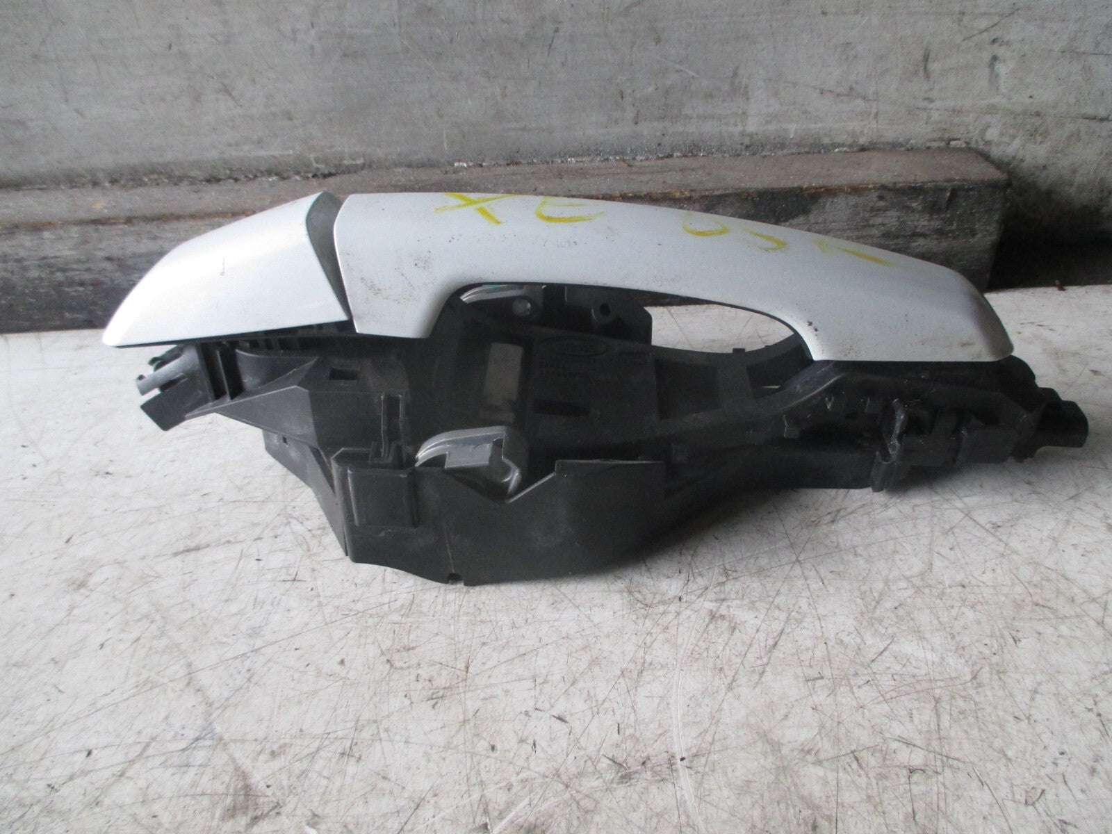 JAGUAR XE 2016 OSR DRIVER SIDE REAR DOOR HANDLE WHITE DK62224A00AA