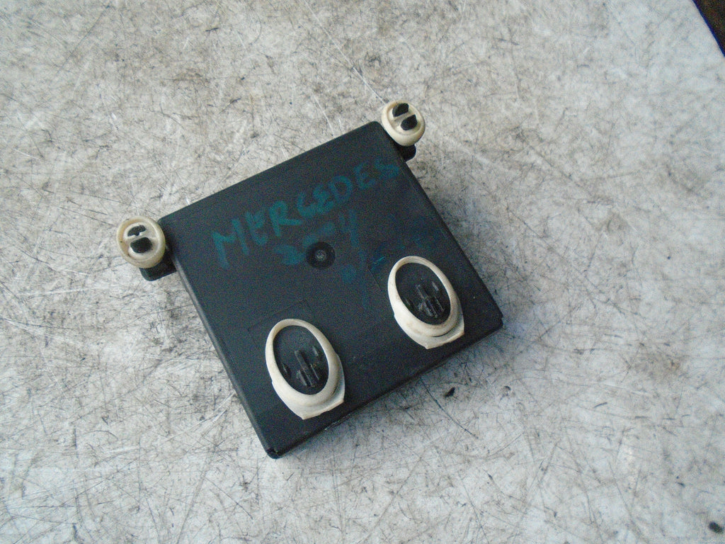 MERCEDES BENZ E CLASS W211 OSR DRIVER SIDE REAR DOOR CONTROL MODULE 2118201626
