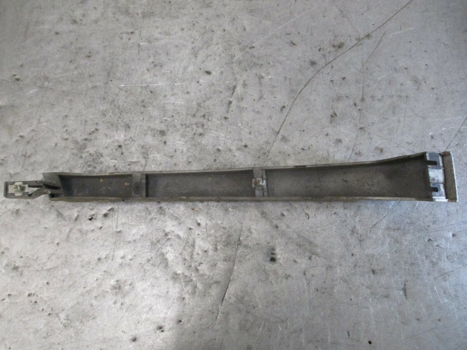 SUBARU FORESTER MK1 2000 NS PASSENGER SIDE FRONT BUMPER HEADLIGHT TRIM COVER
