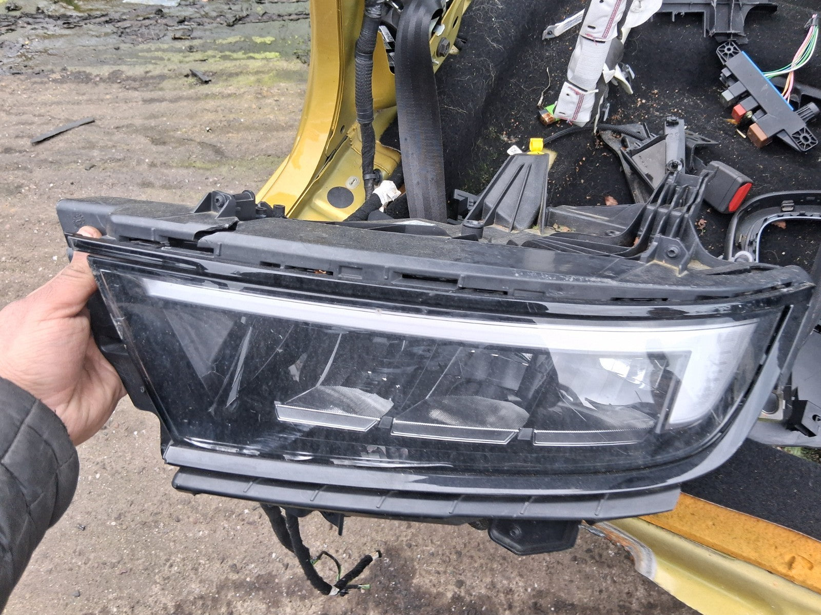 2023 VAUXHALL ASTRA L ESTATE NSF PASSENGER SIDE HEADLIGHT DAMAGED 9851881480