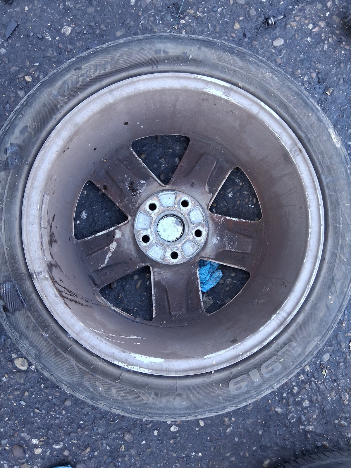 2006 VW VOLKSWAGEN PASSAT B6 17 INCH ALLOY WHEEL WITH TYRE 235/45R17