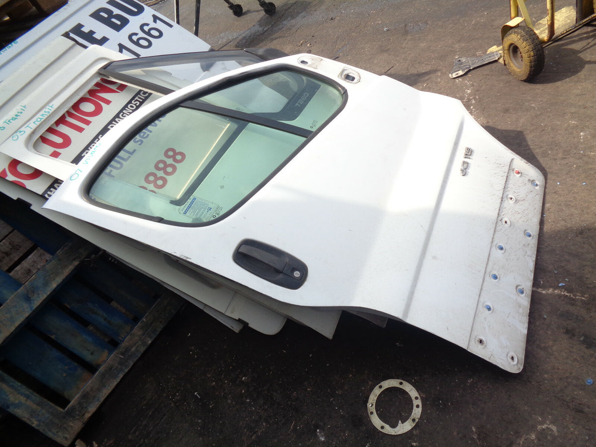 VAUXHALL VIVARO MK1 2007 OS DRIVER SIDE FRONT COMPLETE DOOR WHITE