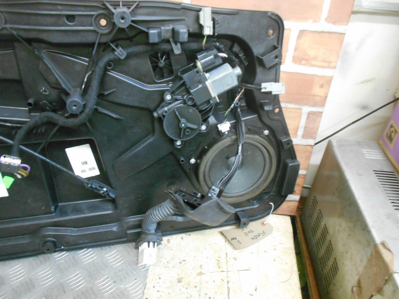 FORD FIESTA MK7 2010 3 DOOR NS PASSENGER DOOR REGULATOR MOTOR 8A61-14A389-A