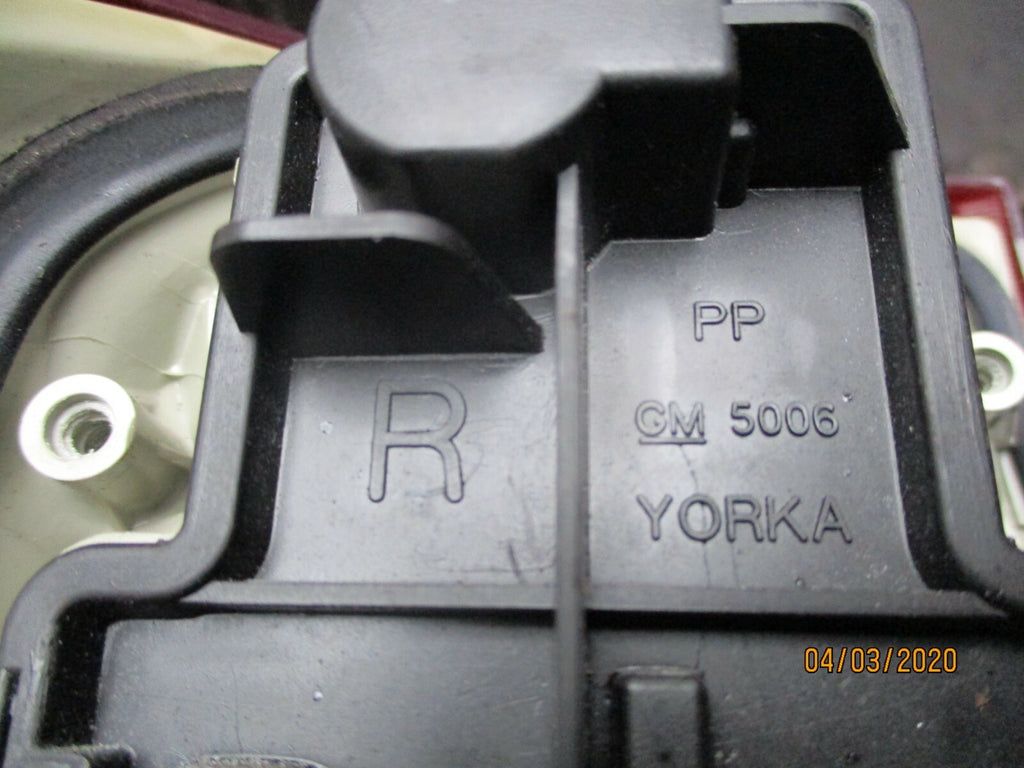 VAUXHALL ASTRA MK3 SALOON 1998 OSR DRIVER SIDE REAR BRAKE TAIL LIGHT UNIT 5006
