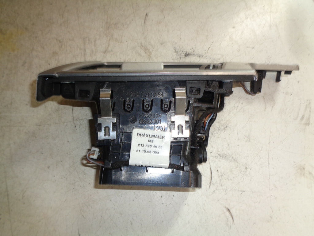 MERCEDES BENZ E CLASS W212 FRONT DRIVER SIDE DASHBOARD AIR VENT 2128204004