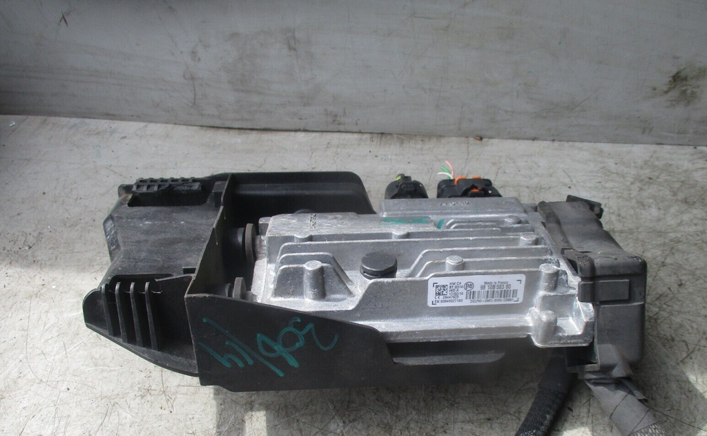 2014 PEUGEOT 306 BATTERY CLAMP COVER 9807896180