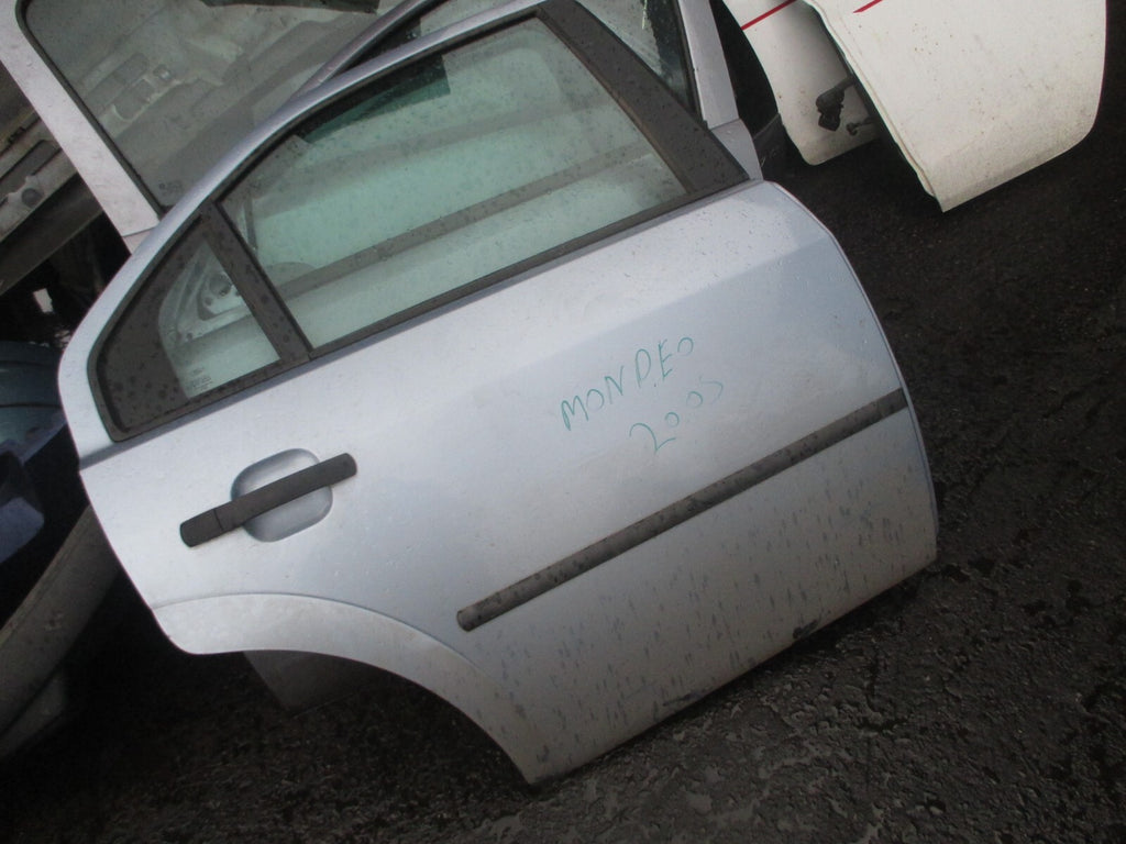 FORD MONDEO MK3 2005 OSR DRIVER SIDE REAR COMPLETE DOOR SILVER BLUE