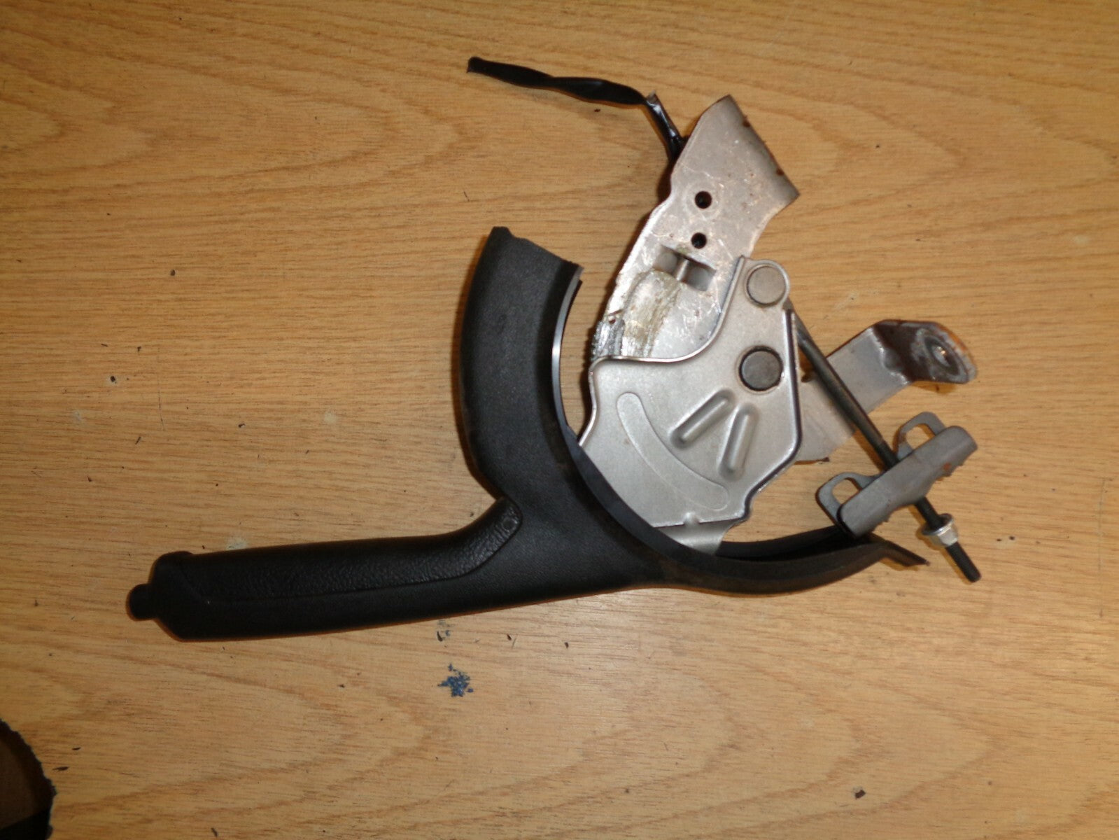 PEUGEOT 108 CITREON C1 TOYOTA AYGO HAND PARK BRAKE LEVER HANDLE