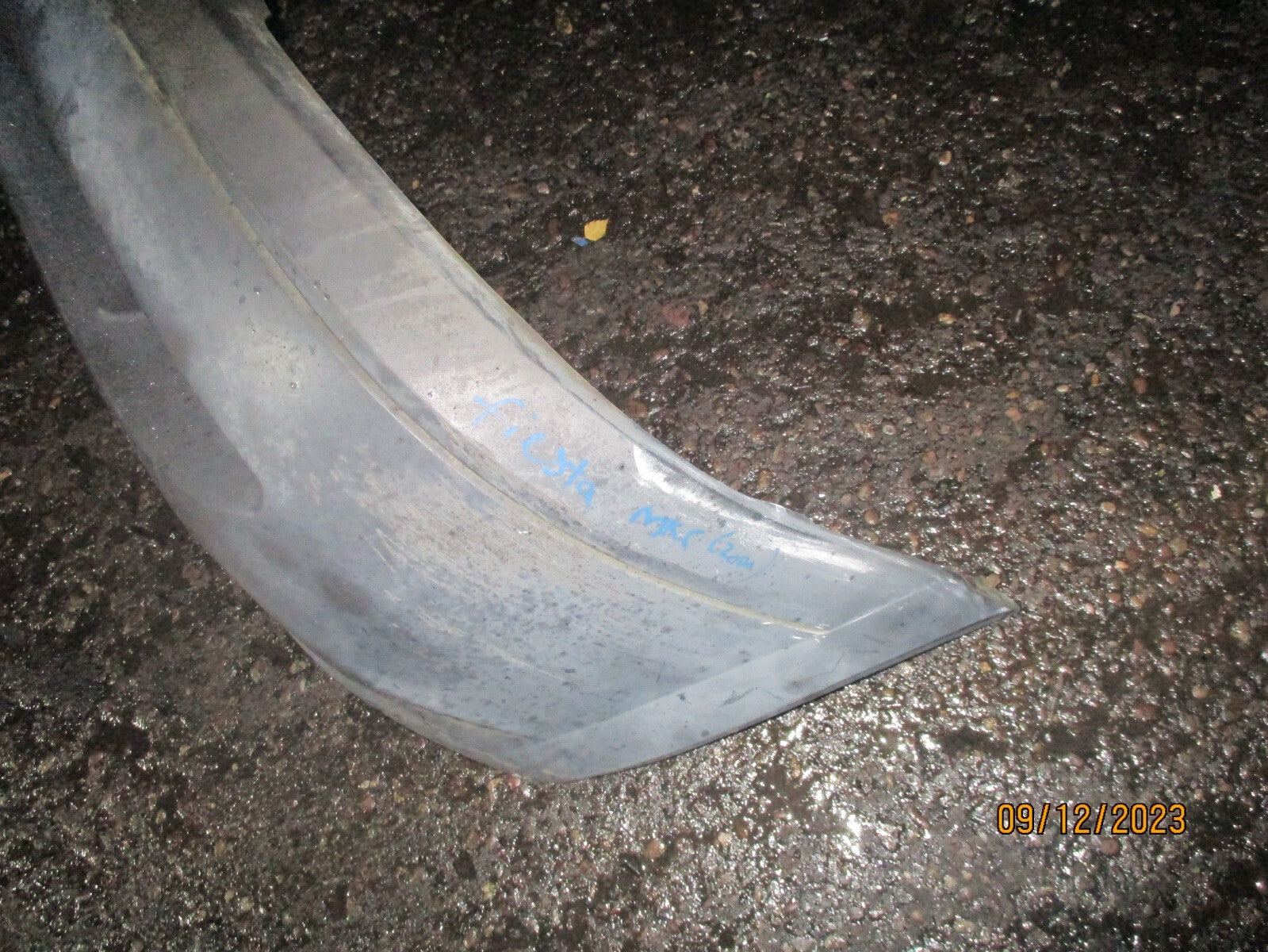 FORD FIESTA MK5 2000 FRONT COMPLETE BUMPER PLASTIC